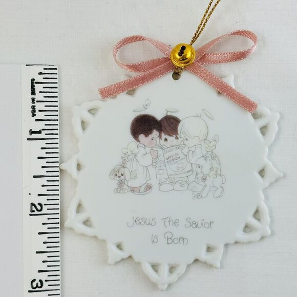 Precious Moments Jesus The Savior Is Born Snowflake Flat Ornament 1990 Enesco - Picture 3 of 3